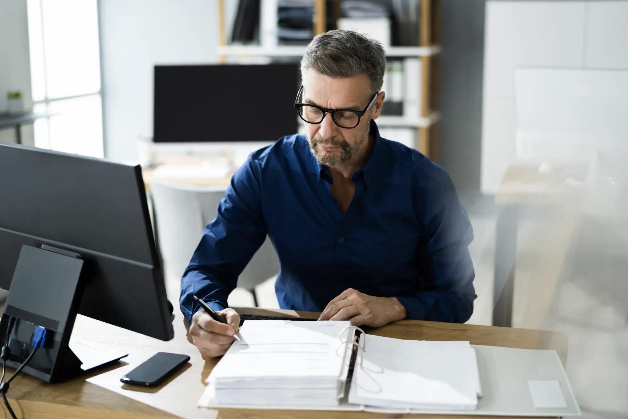 How to Issue a 1099 Form